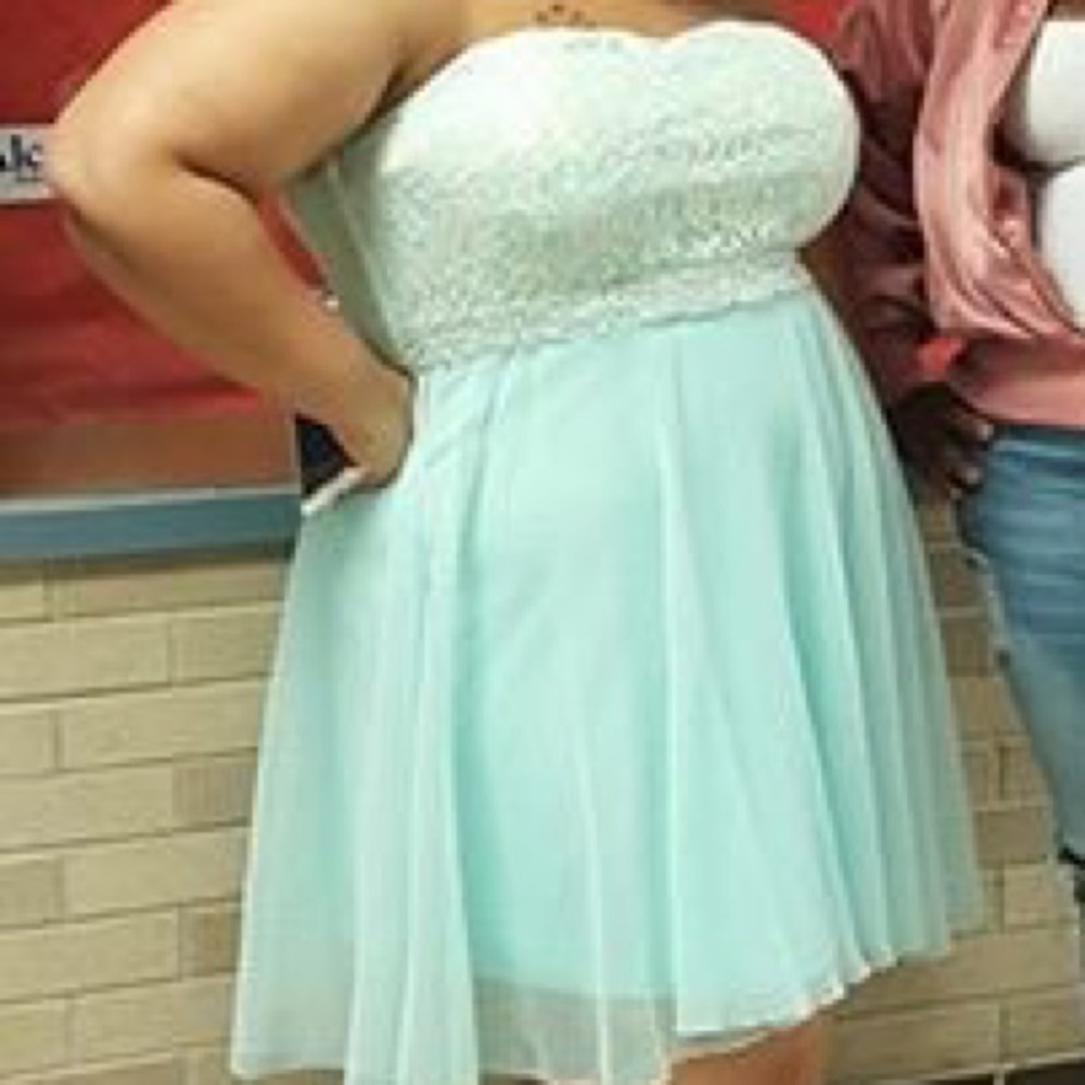 Mint short, lace dress